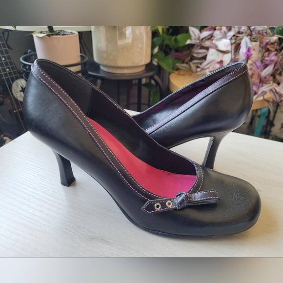 Steve Madden Shoes - Steve Madden Y2K Pink & Black Heels